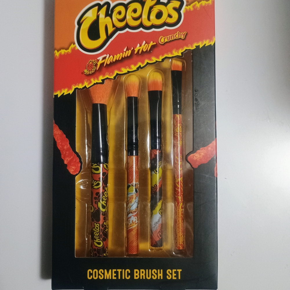Cheetos Flamin' Hot Cosmetic Brush Set